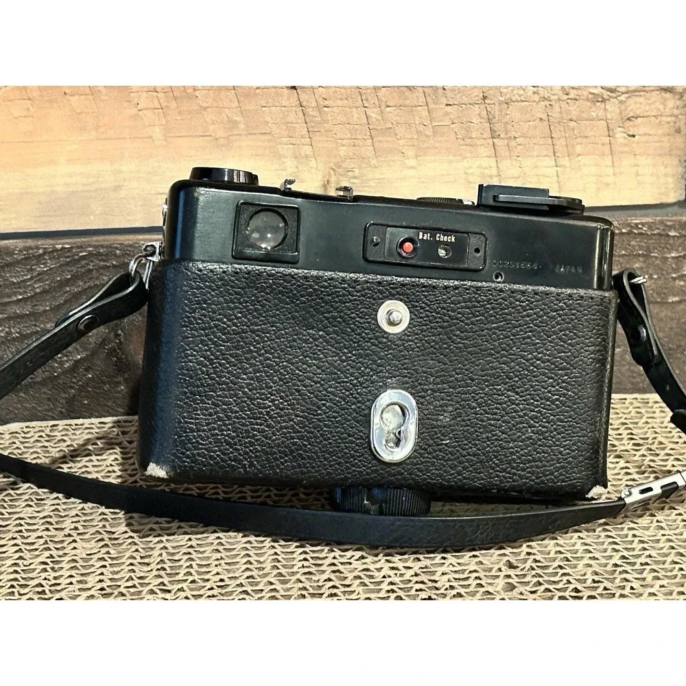 YASHICA ELECTRO 35‎ GT RANGEFINDER 1.7 Lens Film Camera Not Tested